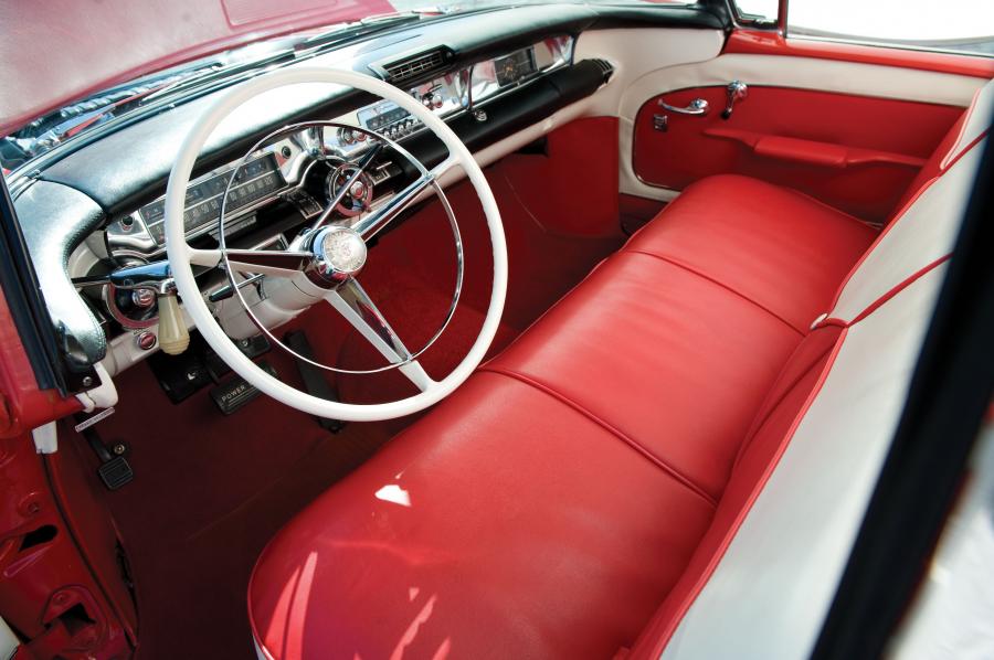Интерьер Buick Century Caballero Estate Wagon (69-4682) 1957 года  (фото 8 из 23)